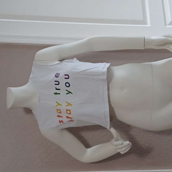 - - Woman's  crop tops - Picture 1 of 2